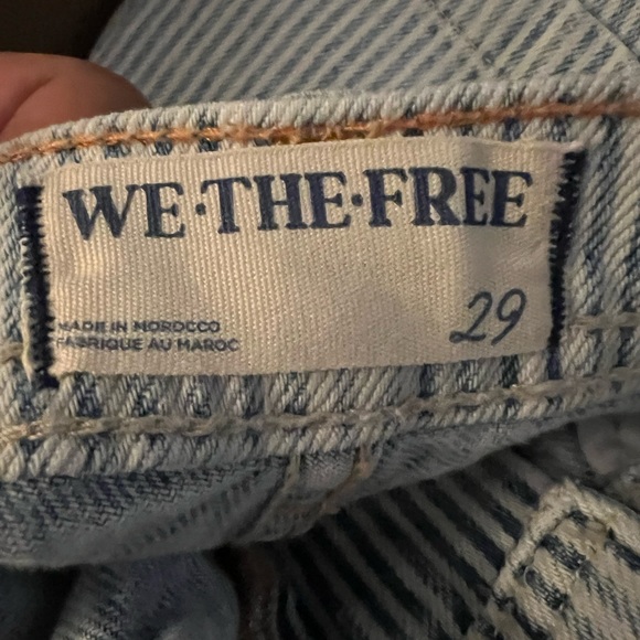 🌟LAST ONE! FREE PEOPLE Piper Mid-Rise Crop Wide-Leg Jeans in Worn Railroad - Picture 12 of 12